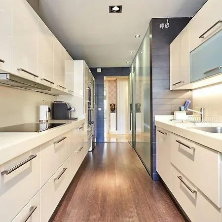 Apartment 3br With A Great Location - What'app - 0039-3512-039-610 - For Reservations!