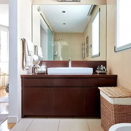 3br With A Great Location - What'app - 0039-3512-039-610 - For Reservations! Apartment Milan