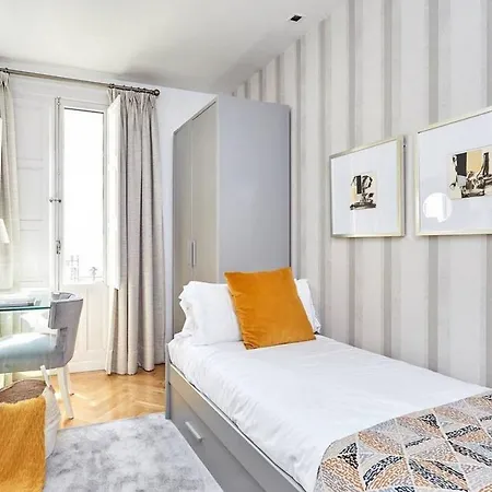 Apartment 3br With A Great Location - What'app - 0039-3512-039-610 - For Reservations! Milan