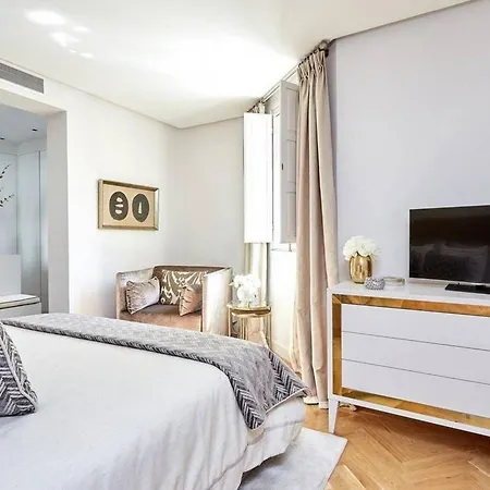 3br With A Great Location - What'app - 0039-3512-039-610 - For Reservations! Milan